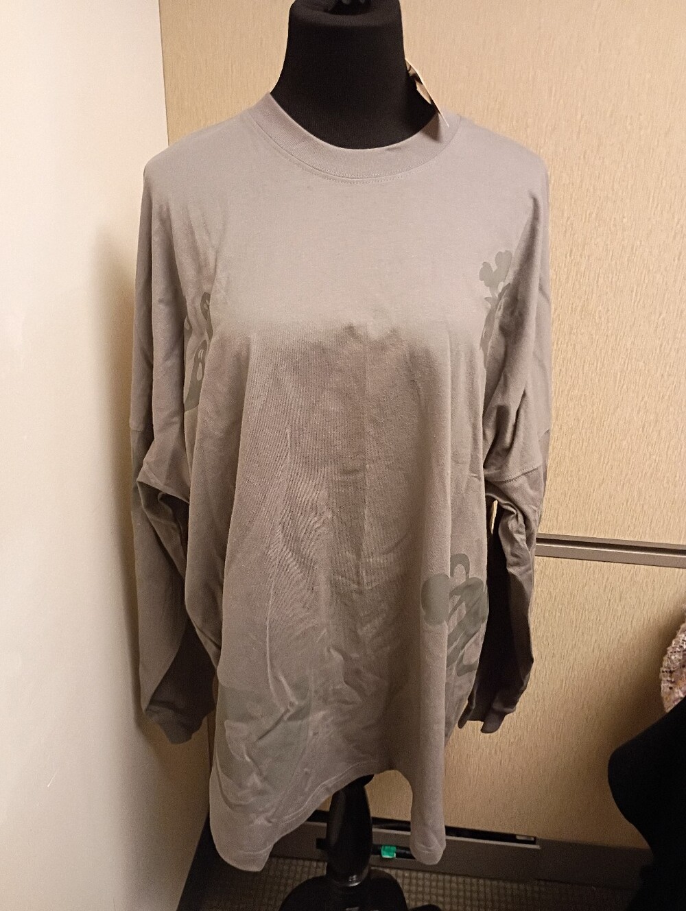 New Disney Parks Grey Skeleton Mickey Glow In Dark Halloween Sweatshirt X-Large